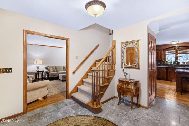 16 Innisbrook Drive, Clifton Park, NY, photo 4