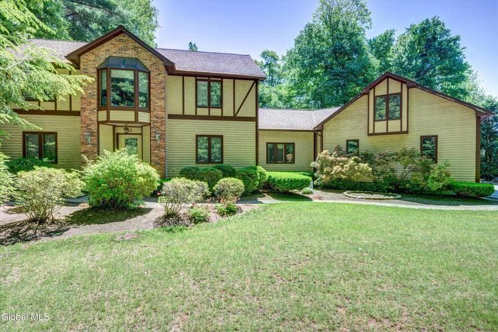 16 Innisbrook Drive, Clifton Park, NY, photo 2