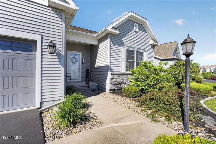 59 Somerset Drive, Halfmoon, NY, photo 4