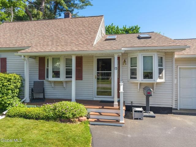 13 Saratoga Drive, Glenville, NY, photo 4