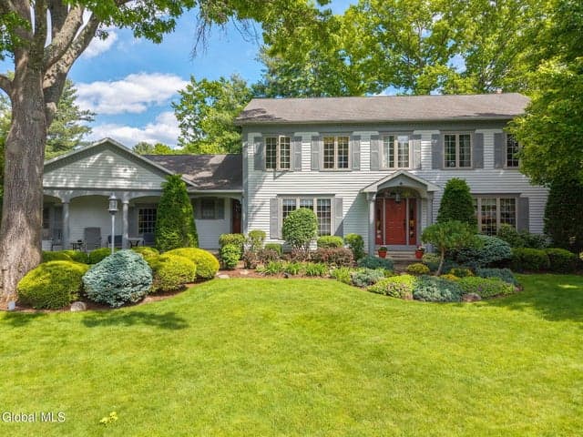 819 Via Marchella, Guilderland, NY