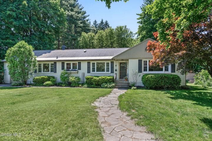 6 Foxhall Drive, Saratoga Springs, NY, photo 1