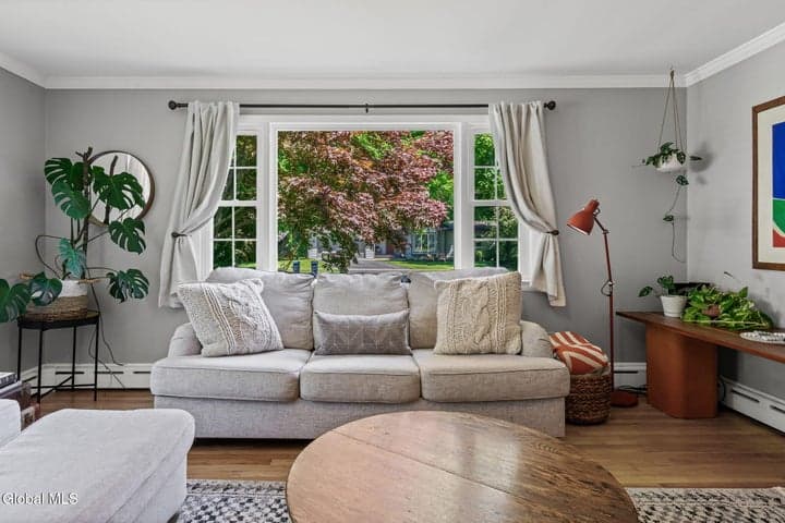 6 Foxhall Drive, Saratoga Springs, NY, photo 4