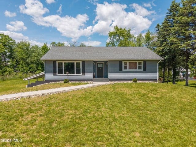 10 Ten Broeck Street, Stillwater, NY, photo 1