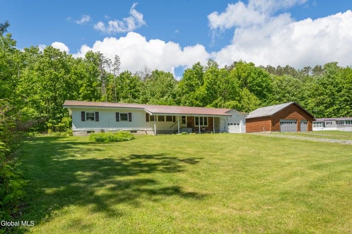 197 Lakeside Drive, Mayfield, NY