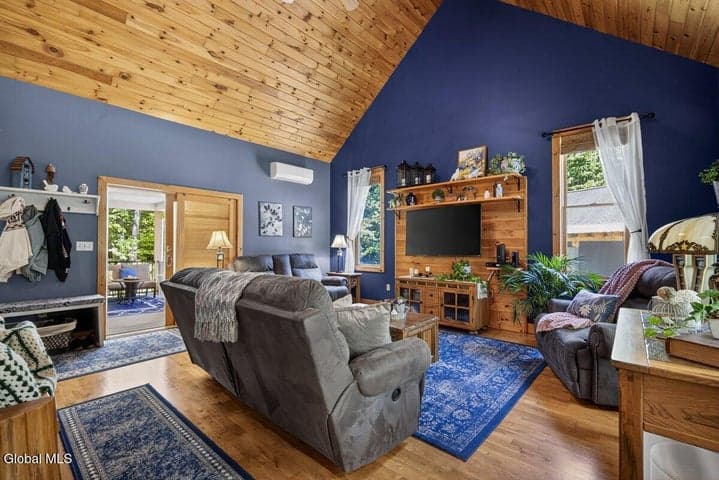 8 Hemlock Drive, Schroon Lake, NY, photo 3