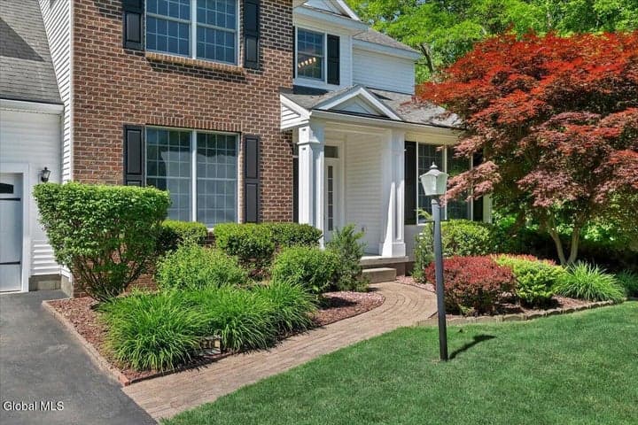 640 Grooms Road, Clifton Park, NY, photo 3