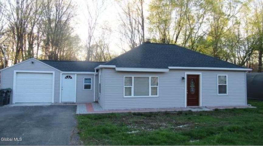 16 Tremont Drive, Nassau, NY
