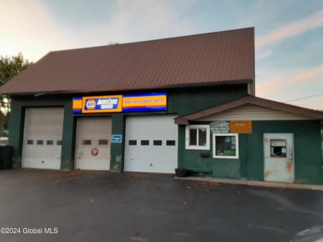 180 W Fulton Street, Gloversville, NY, photo 1