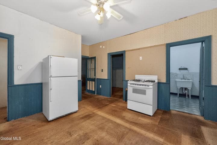 33 Egbert Street, Cohoes, NY, photo 5