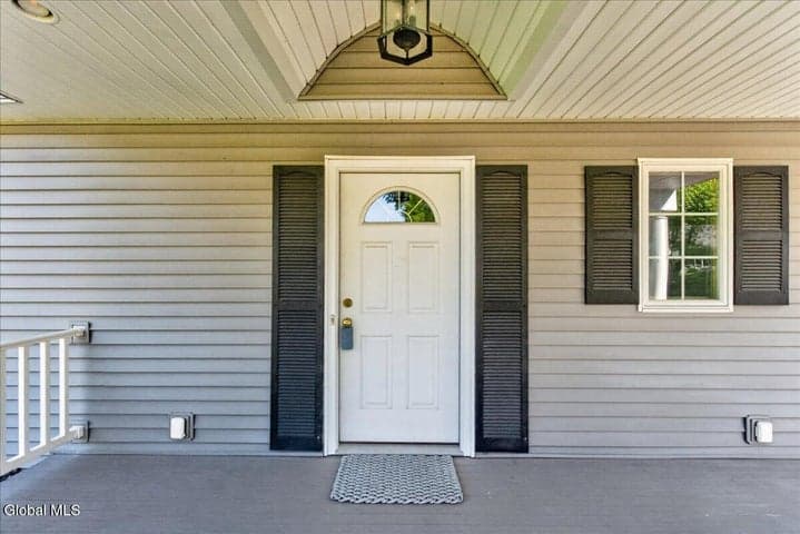 3 Fenway Drive, Colonie, NY, photo 3