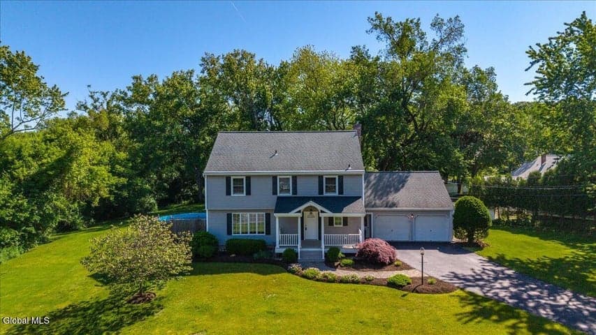 3 Fenway Drive, Colonie, NY