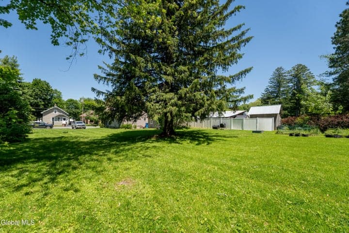 42 Franklin Street, Gloversville, NY, photo 4