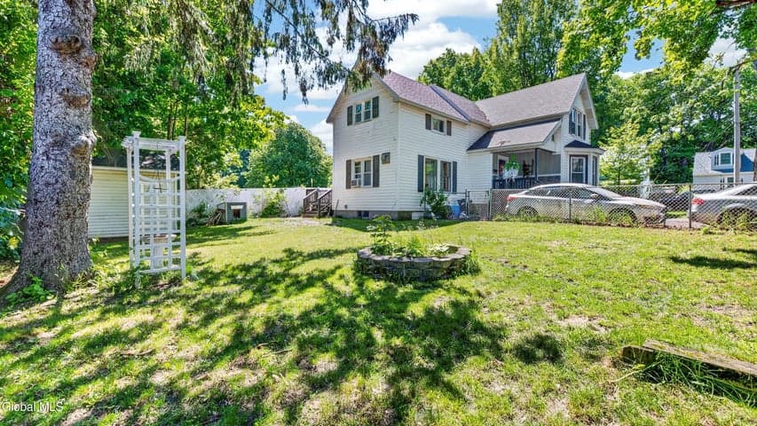 33 Clyde Street, Gloversville, NY, photo 4