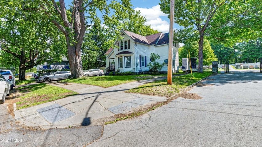 33 Clyde Street, Gloversville, NY, photo 3