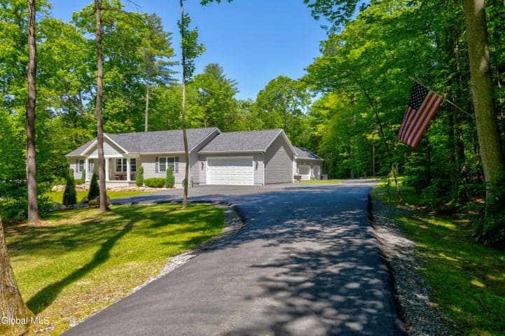 31 Griffin Road, Greenfield, NY, photo 3