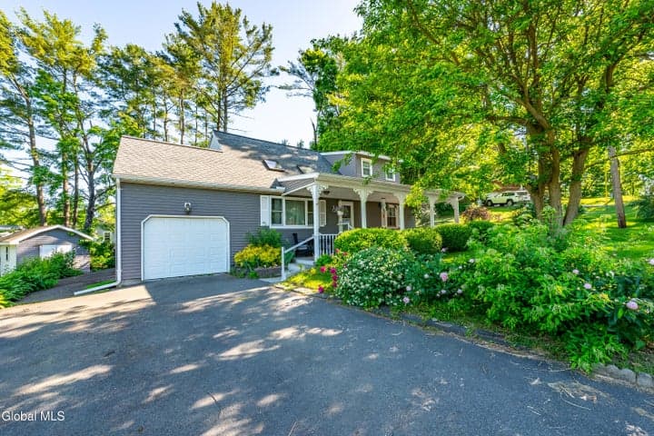 102 Marl Circle, Ravena, NY