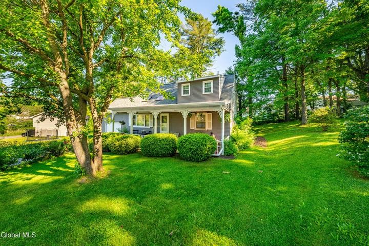 102 Marl Circle, Ravena, NY, photo 4