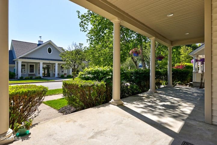 11 Thoroughbred Drive, Saratoga Springs, NY, photo 5