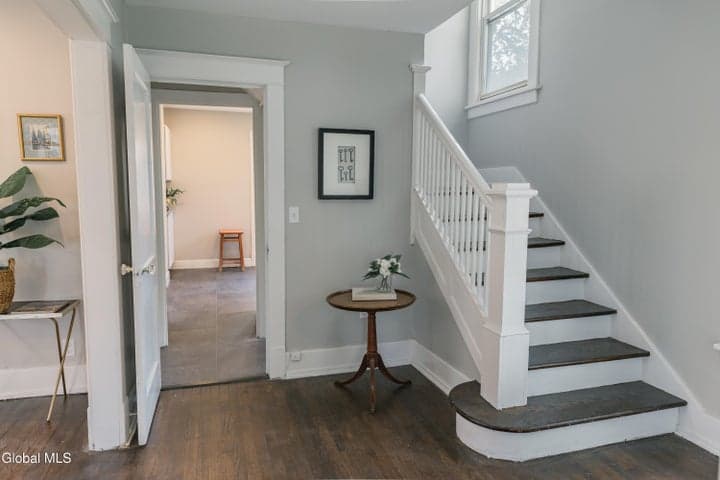 21 Bruen Court, East Greenbush, NY, photo 2