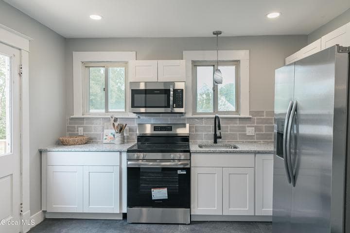 21 Bruen Court, East Greenbush, NY, photo 5