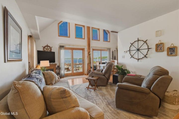 1382 Nys Rt 9P, Saratoga, NY, photo 3