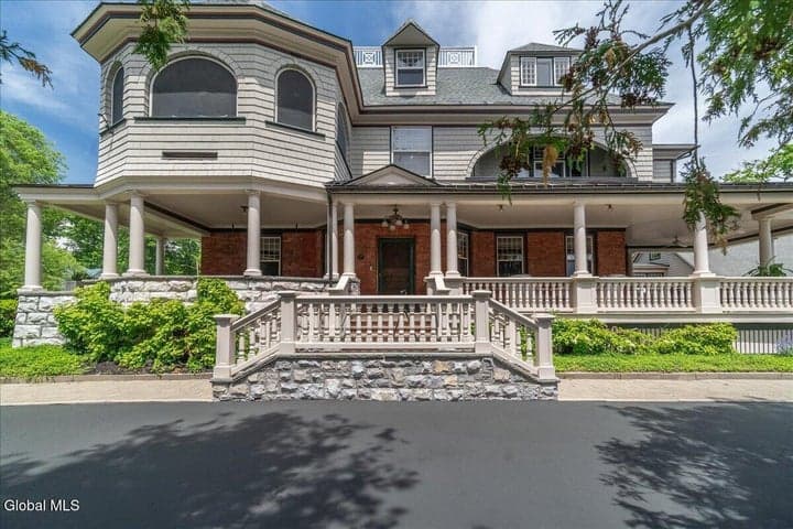 720 N Broadway, Saratoga Springs, NY, photo 4
