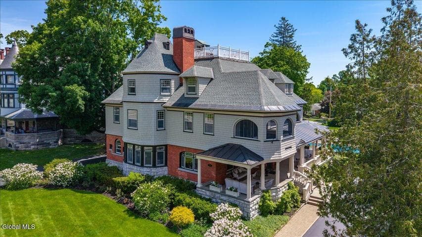 720 N Broadway, Saratoga Springs, NY, photo 1