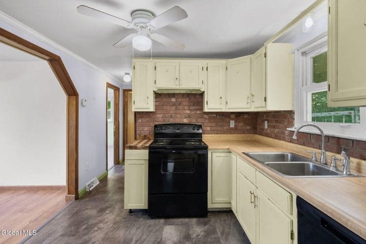 7 Nodine Mountain Road, New Baltimore, NY, photo 5