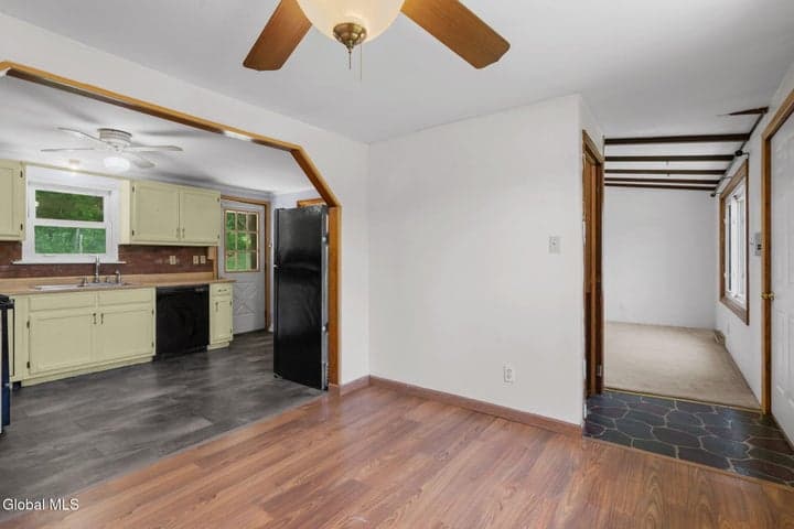 7 Nodine Mountain Road, New Baltimore, NY, photo 2