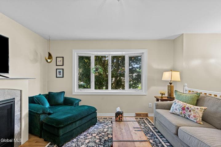 22 Collegeview Drive, Colonie, NY, photo 4