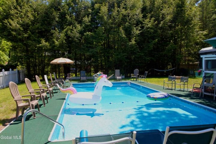 11 Cotton Court, Bolton, NY, photo 2