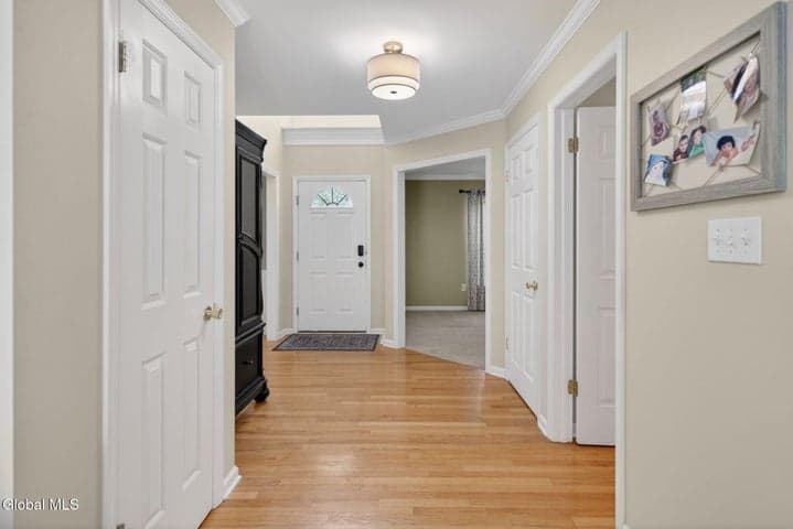 8 Donswood Court, Clifton Park, NY, photo 2