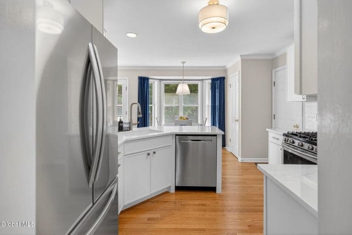 8 Donswood Court, Clifton Park, NY, photo 4