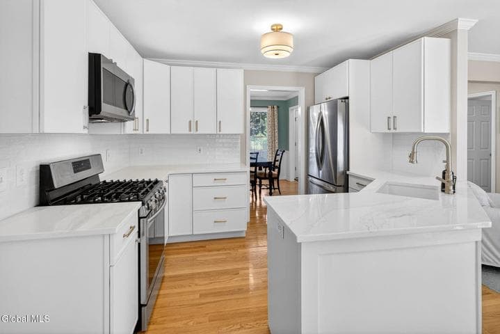 8 Donswood Court, Clifton Park, NY, photo 5