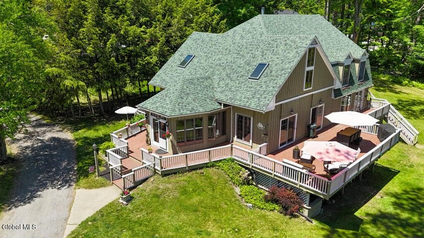 11 Cotton Court, Bolton, NY, photo 1