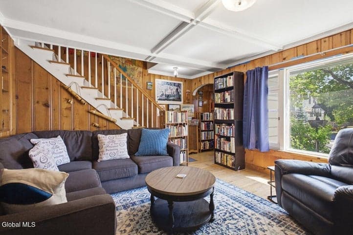 29 Hyde Street, Saratoga Springs, NY, photo 2