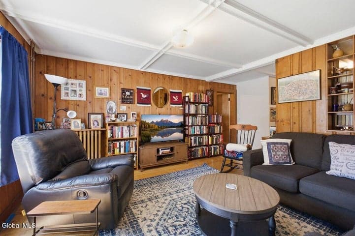 29 Hyde Street, Saratoga Springs, NY, photo 3
