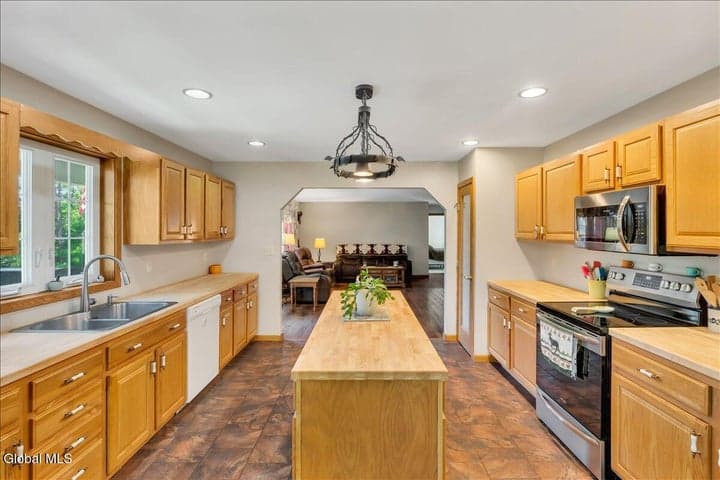 525 Crook's Grove Road, Ballston Spa, NY, photo 3