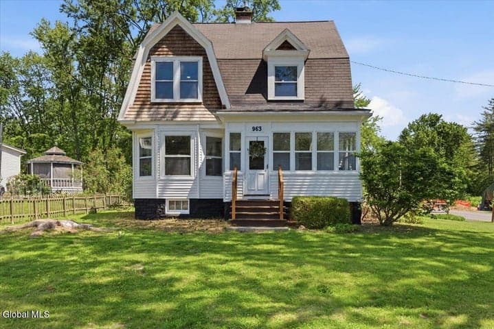 963 Riverview Road, Clifton Park, NY, photo 2