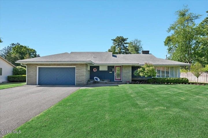 75 Fort Amherst Road, Glens Falls, NY