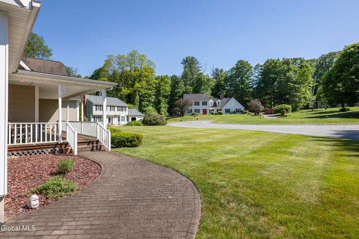 7 Glen Court, Queensbury, NY, photo 5