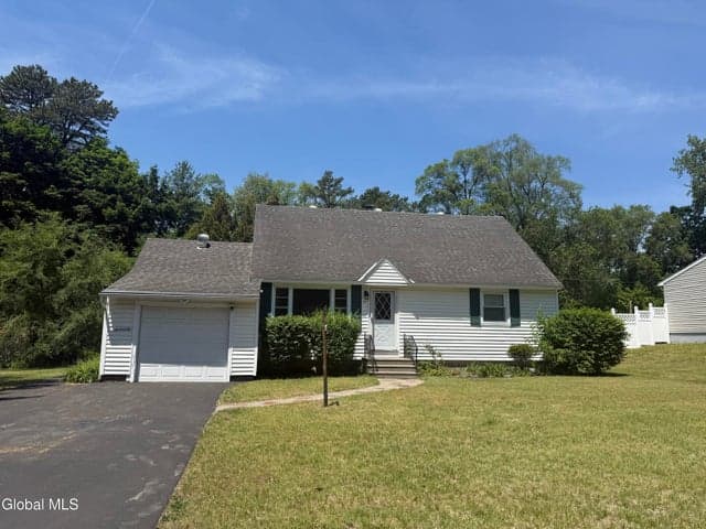11 Alvina Boulevard, Guilderland, NY, photo 1