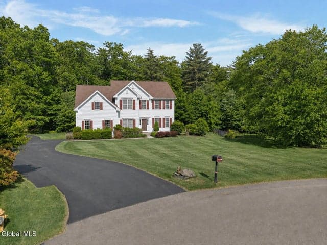 15 Foxhound Circle, Halfmoon, NY, photo 4