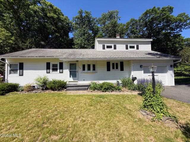 132 Birch Lane, Glenville, NY, photo 2