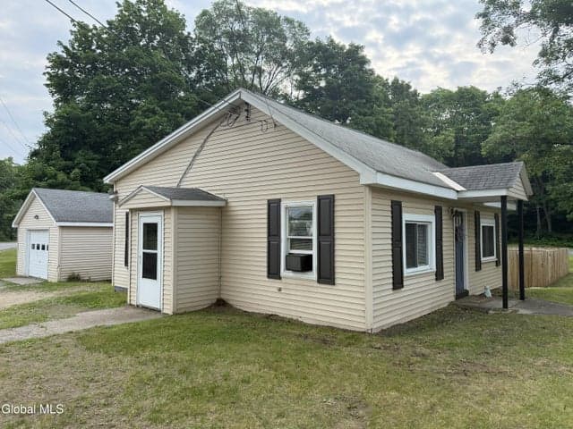 162 Bluebird Road, Moreau, NY, photo 4