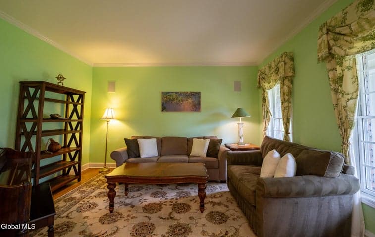 10 Whitestone Way, Bethlehem, NY, photo 5
