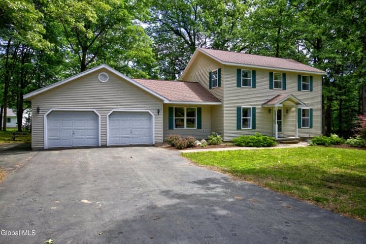 30 Oak View Drive, Moreau, NY, photo 1