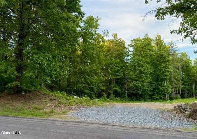 287 Edie Road, Wilton, NY, photo 3