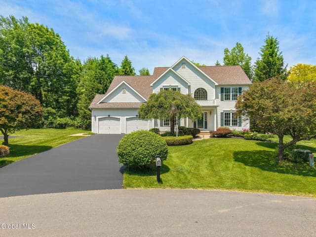 26 Reynolds Court, Bethlehem, NY, photo 2